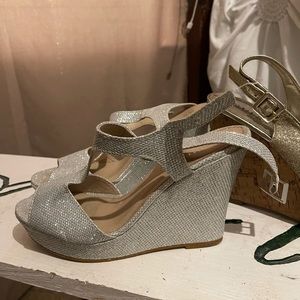 2 Pairs of heels👠